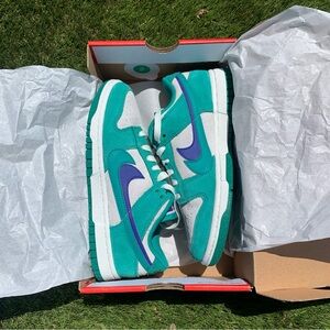 Nike Dunk Low SE 85
Neptune Green (Women's)